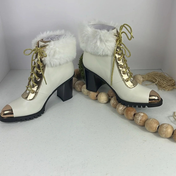 THINGS II COME
Women's Maliyana Luxurious Lace-Up Embellished Block-Heel Booties - Picture 10 of 12